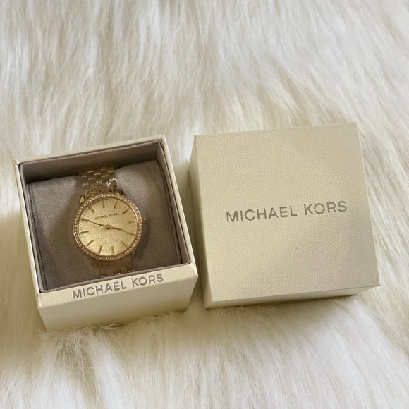 MK3120 Gold 5-Link Round Argyle MK Glitz Watch - Picture 5 of 7